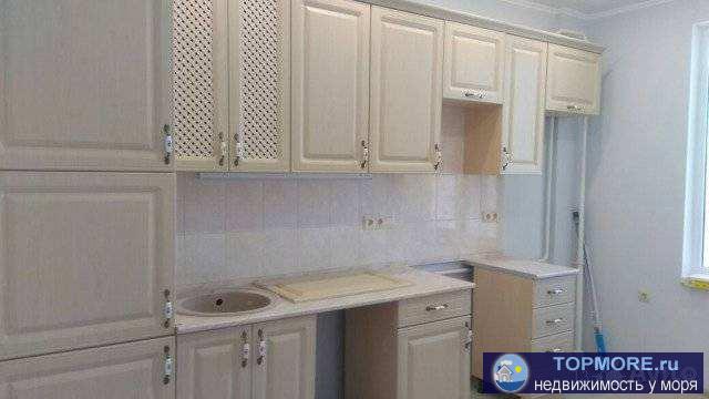 Продаю большую квартиру- распашонку( окна  на 2 стороны), новый ремонт, встроенная кухня. 2 изолированные комнаты.+... - 2