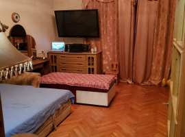 Продается трехкомнатная квартира в одном из лучших районов...