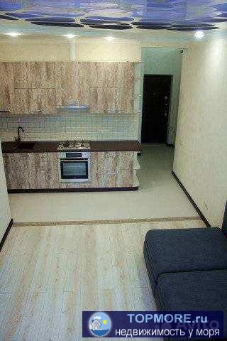   Продаю в жк 'Фаворит', Толстый мыс новую видовую квартиру  с ремонтом.Панорамные окна на кухне и в комнате от пола... - 1