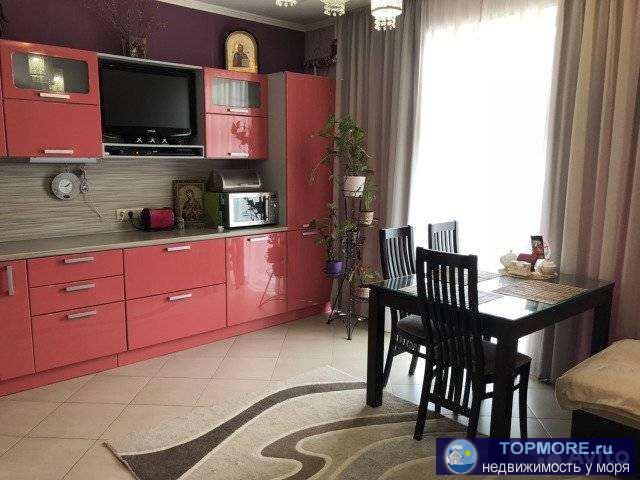 Продаётся просторная, светлая 2-х комнатная квартира. Чистая и уютная. 2 спальни и большая кухня-гостиная. 1...