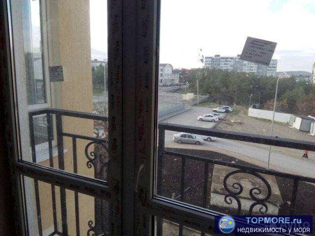 Продам двухкомнатную квартиру в районе восьмой школы. Квартира с видом на море. Рядом рынок, детский сад, магазины,...