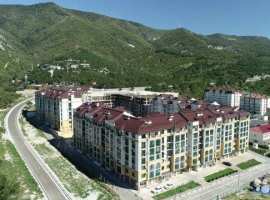 Дом бизнес класса ,подземный и наземный паркинги ,теннисный...