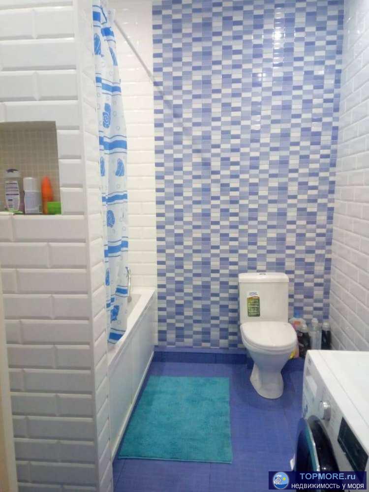 Продаю новую уютную квартиру, ремонт делали для себя, везде теплые полы, мебель остается. Окна выходя на маленькую... - 1