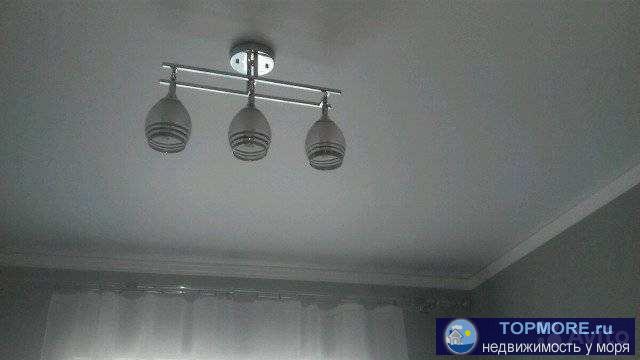 Продаю светлую и уютную 1 кв. квартиру  в новом сданном и заселенном доме,в отличном районе города . В квартире... - 1