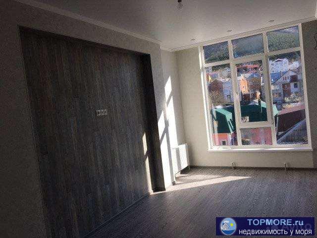 Продаю двух комнатную квартиру ! Дом сдан 2 года назад , заселён почти полностью . Автономный котёл , тёплые полы...