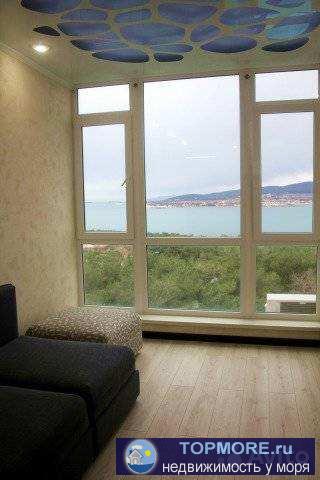   Продаю в жк 'Фаворит', Толстый мыс новую видовую квартиру  с ремонтом.Панорамные окна на кухне и в комнате от пола...