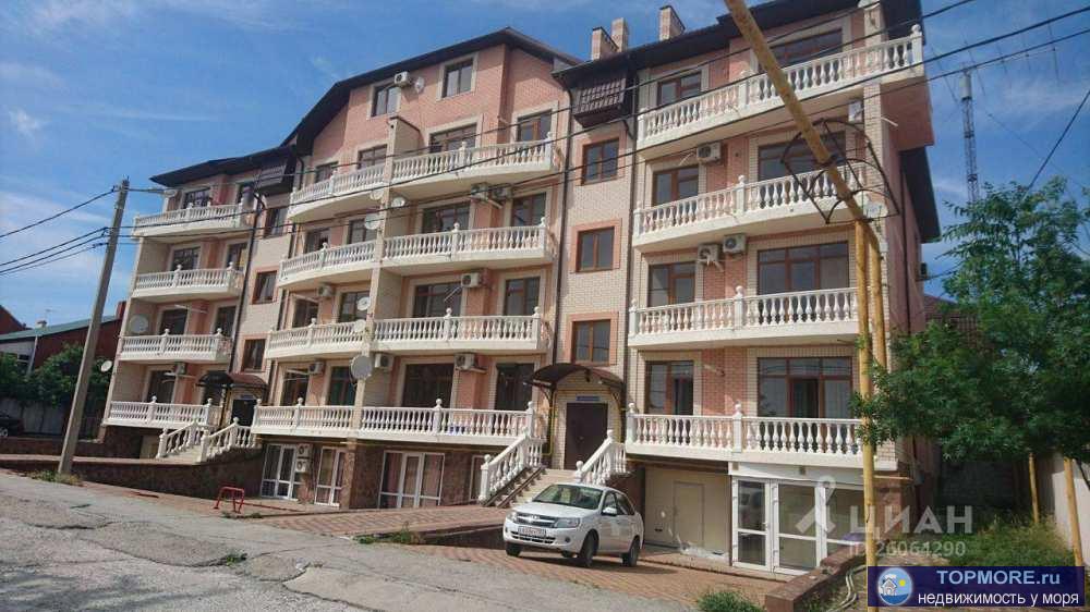 Продаю 3-х комнатную квартиру в городе Геленджик. Ремонт под чистовую, окна - пластиковые под дерево, электричество и...