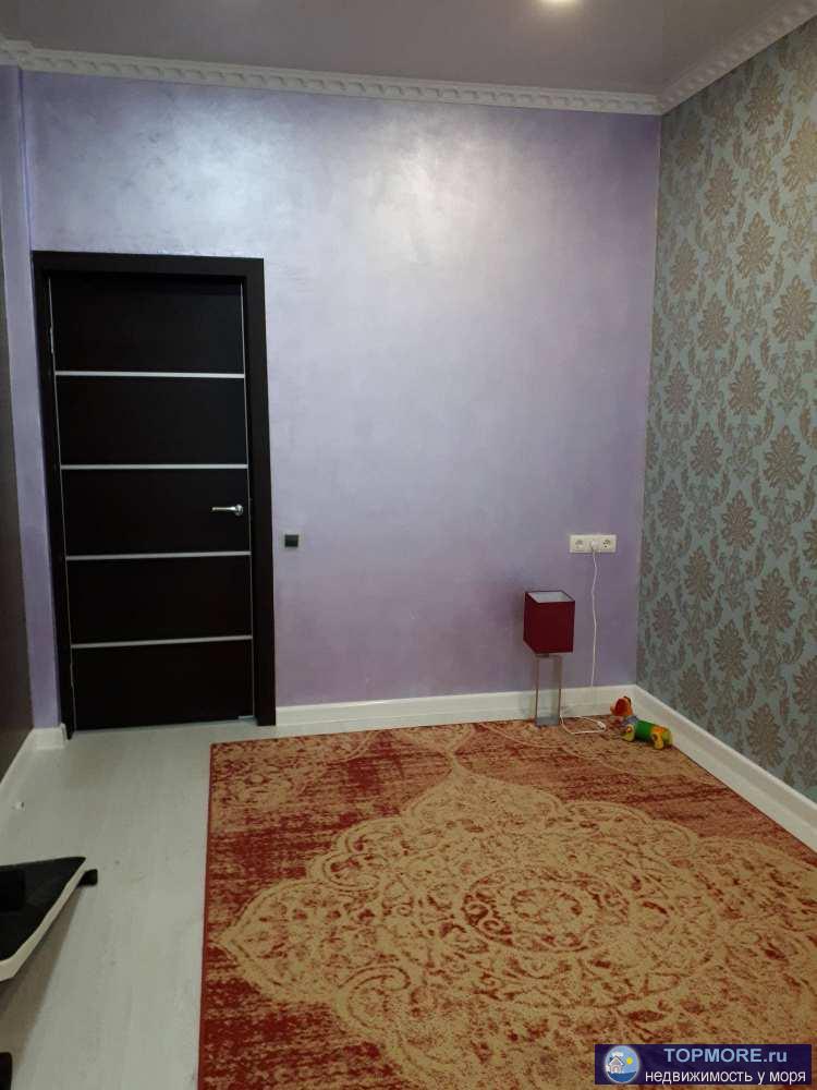 Продаю евродвушку с евроремонтом , продаю с мебелью с бытовой техникой все кроме телевизоров , ремонт делали для себя... - 2