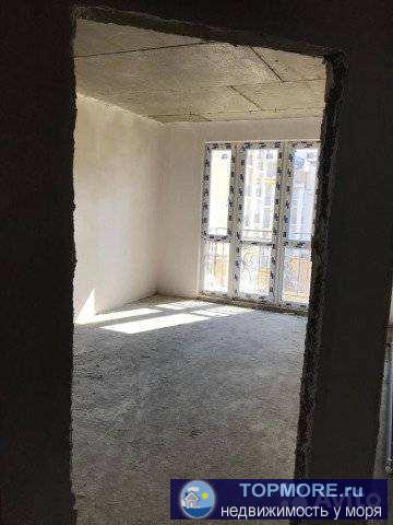 В жк 'Ривьера' продается просторная, светлая 1-комнатная квартира на 4 этаже, общей площадью 42.57 кв. м.,  (Литер... - 2