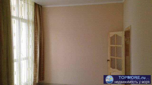 Квартира с ремонтом, теплые полы, натяжные потолки, два балкона, два кондиционера, санузел-кафель, полы в комнате...