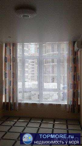 Квартира с ремонтом, теплые полы, натяжные потолки, два балкона, два кондиционера, санузел-кафель, полы в комнате... - 2