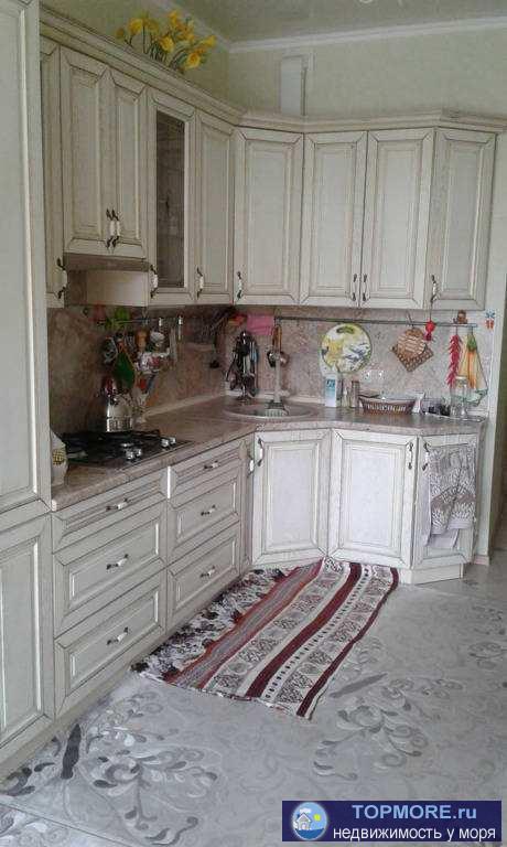 Продается 2 х ком кв в г Геленджик, 80 м кв, с мебелью, до моря 100 м, рядом ресторан, магазины, прогулочная... - 2