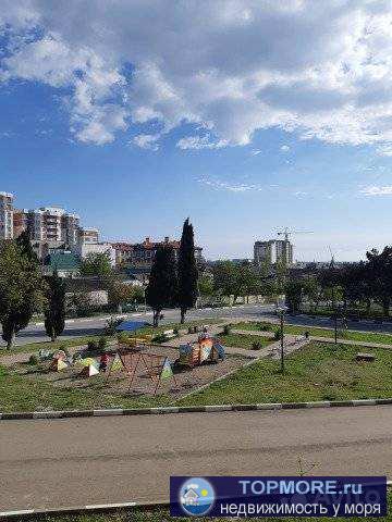 Продается 2-комн. квартира (евродвушка) на 1 этаже 14-ти этажного монолитного дома. Высокий цоколь. Окна выходят на...