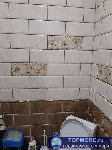 Продается 2-комн. квартира (евродвушка) на 1 этаже 14-ти этажного монолитного дома. Высокий цоколь. Окна выходят на... - 1