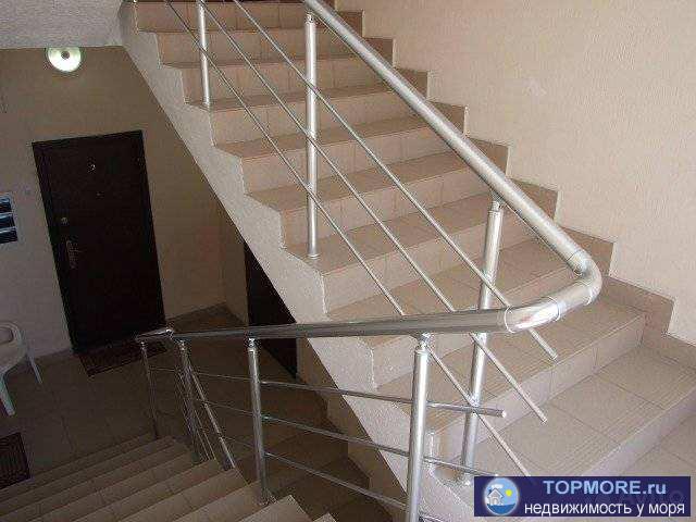 однокомнатная видовая квартира, ремонт, мпо окна, металлическая вход дверь, сплит система, автономное отопление... - 1