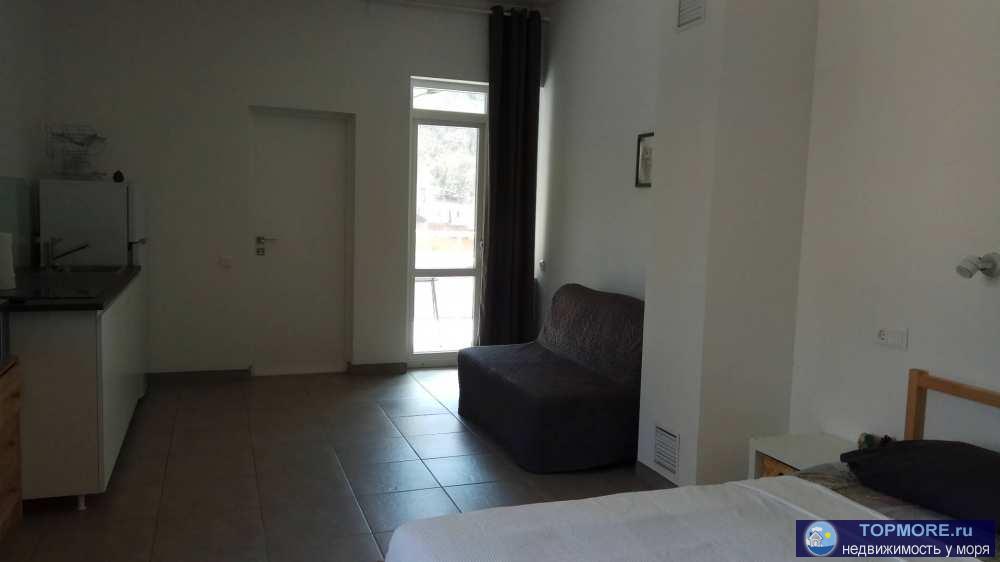 Дом в живописном месте Прасковеевки с мебелью и техникой. Первый этаж- кухня гостиная с камином, две спальни,... - 2