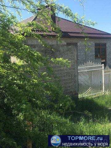 З.у. 6 соток. Дом 9.5 х 11.5. Свидетельство на дом и землю имеются. Коммуникации все возле дома подведены. Свет,...