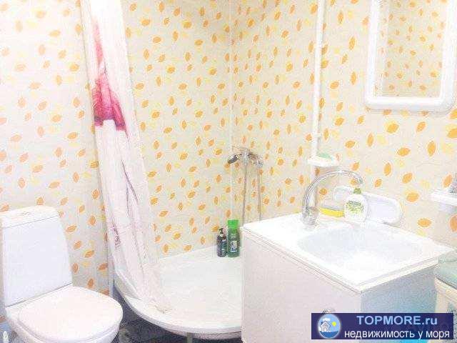 продается добротный дом в центре города, Геленджика на ул Тельмана, 2 этажа с мансардой. 1 этаж кухня, с/у,... - 2