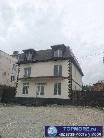 Продается дом общей площадью 360 квадратных метров на 4.2 сотках земли,имеются все...