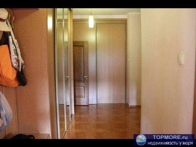 Продается  1/2 часть дома в тихом, спокойном районе с хорошо развитой инфраструктурой в центральной части города....