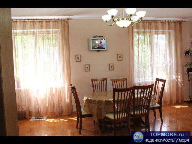 Продается  1/2 часть дома в тихом, спокойном районе с хорошо развитой инфраструктурой в центральной части города.... - 1