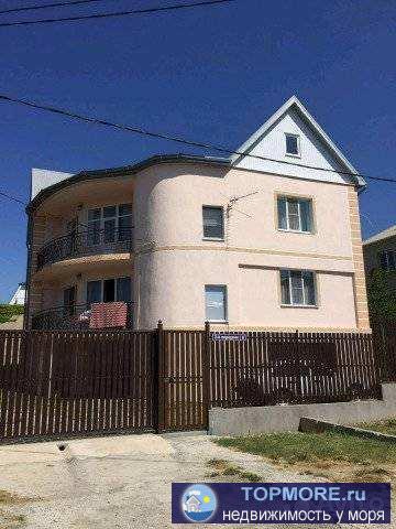 Продаётся для житья или коммерции дом. В городе Геленджик.1 км. до моря, 300 метров до Аэропорта, вокруг...