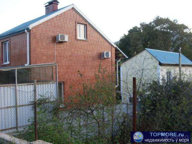 Продам два дома на одном участке в х.Широкая Щель.Земельный участок 469 кв.м. Дом (кирпич) 65 кв.м., дом (блок) 90...