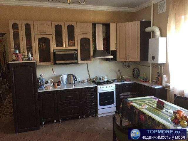 Продаю дом общей площадью 193 кв.м. В доме имеются все необходимые условия : газ, свет, 2 скважины с чистой водой,...