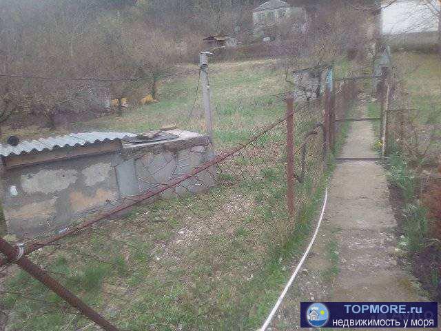 1/2 дома 30кв.м на участке 10 сотак, свет, вода, газ по меже.