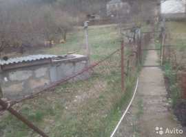 1/2 дома 30кв.м на участке 10 сотак, свет, вода, газ по меже.