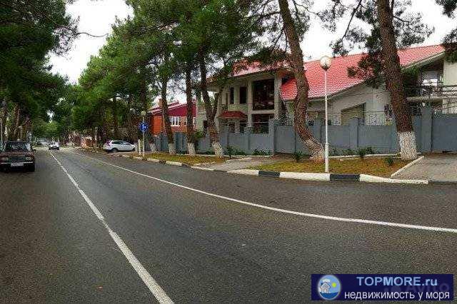 Продается как дом отдельно. И как объект в целом (дом,мини кафе,бильярдная над кафе (без оборудования),гост.дом...