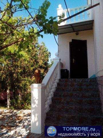 Продам дом  в районе Голубой Бухты площадью 200 кв.м.,три  этажа, земельный участок 3,5 сотки, все коммуникации... - 1