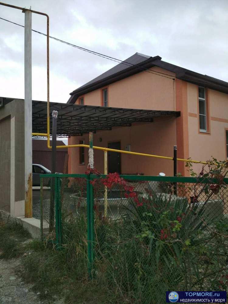 С балкона прекрасный вид на бухту Геленджика,в нижний этаж отдельный вход ,можно сдавать квартирантами.На всех этажах... - 2