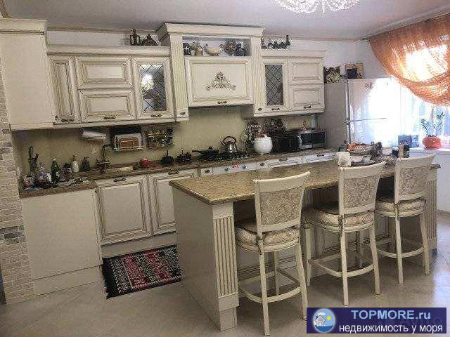 Продаётся дом в ст Лесник-2. Дом общей площадью 270 кВ м, земельный участок 7 соток.  Сделан дорогой качественный...