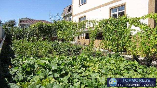 Продаётся В черте г. Геленджика Краснодарского края новый жилой дом. I этаж – 143.4 кв.м. ii этаж -144.3 кв.м.,... - 1