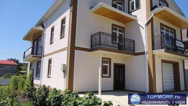 Продаётся В черте г. Геленджика Краснодарского края новый жилой дом. I этаж – 143.4 кв.м. ii этаж -144.3 кв.м.,...