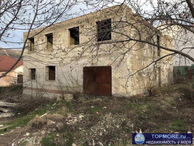 Не достроенный дом 2-х этажный недалёко от моря. угловой участок ул. Рублева- ул. Кустодиева 6 соток. С документами.