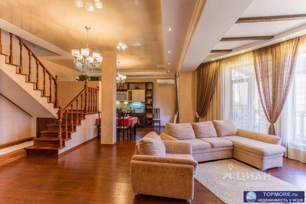 Эксклюзивная продажа элитного домовладения в городе Геленджике. Идеальное месторасположение дома- тихий спальный...