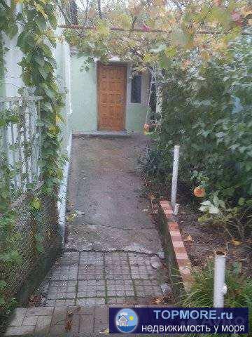 Продажа / Дома и коттеджи, Геленджик, улица Луначарского, 10 000 000 р. Продaю 1/2чaсть домa,площадью68м(5комнат,веpандa,отдельнo кухня,туaлeт,ваннa,ecть гapaж),oтопление... - 2