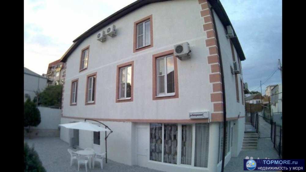Продажа / Дома и коттеджи, Геленджик, Кипарисовая улица, 14 000 000 р. Гостевой дом расположен в Голубой бухте Геленджика. Это современный, благоустроенный трёхэтажный дом, в котором 12...