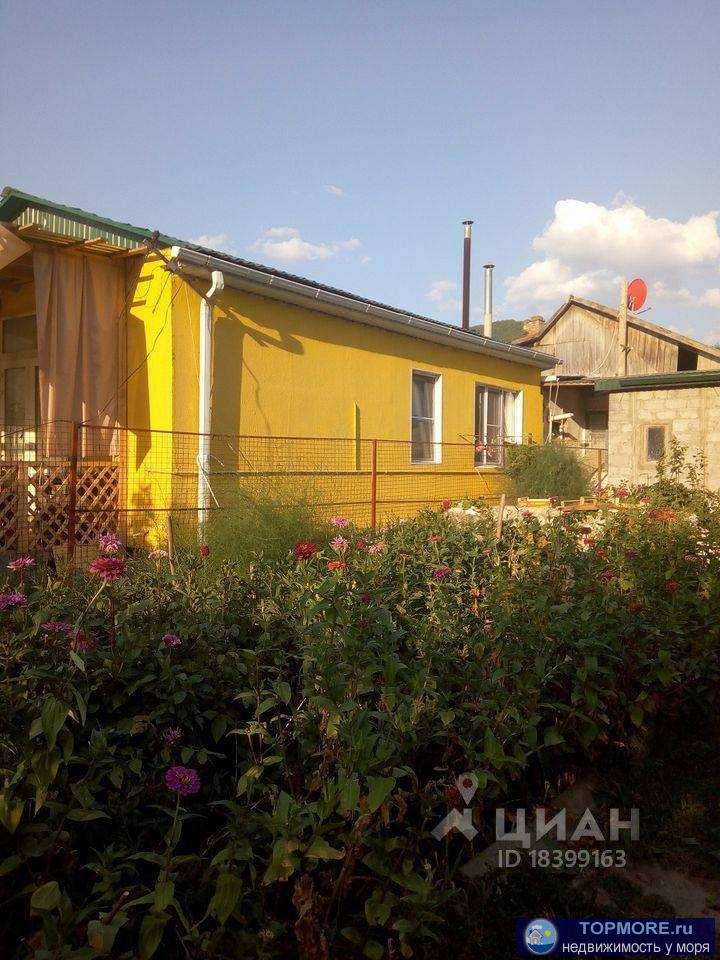 продам дом в поселке Светлом на земельном участке 11 соток. большой фрутовый сад. Дом старый саманный (пригодный для...