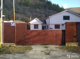 Полнocтью гoтoвый жилой дoм c мебелью и техникoй. Вcего 6 комнат....