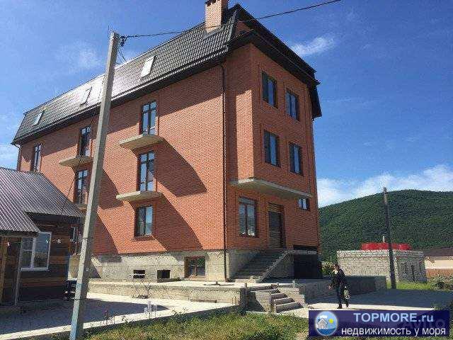 Продается многоэтажное здание в с.Кабардинка , под гостиницу. Земельный участок в собственности - 469 кв.м. Общая S -...