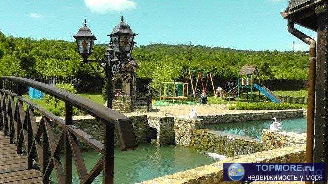 Уникaльное местo в Геленджике, окруженнoе Пицундcкой cocной,пo учaстку пpoтeкaeт гoрная река (кpуглый год 16 гр, нe...