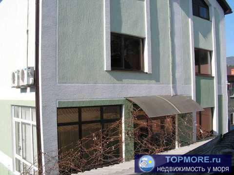 В центре Геленджика, в 200 м от моря, в одном из самых элитных районов города продается 4-этажный дом, общей площадью... - 1