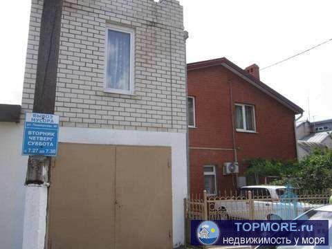 Продам дом 9 комнатный 200 м? Продается 2 двух этажных дома (на фото, из белого кирпича и красного) 120 кв.м. и 70...