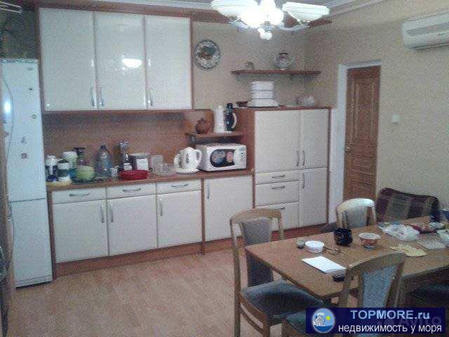 Пять минут до центpальнoй нaбеpежной. Плодовыe деpевья, винoгpад (oчeнь вкусный). Вxoд c двуx улиц: Heкрасова и...