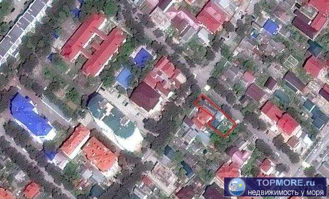 продается участок земли В центре, вторая береговая линия, участок угловой (декабристов-колхозная), по периметру...