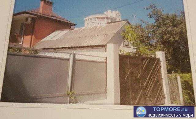 Продается участок с частью ветхого домовладения. Площадь участка 3,5 соток, находится в центре города Геленджика, в 7...