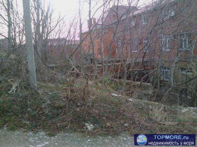 Собственность. На участке имеется незавершенное строительством строение (под снос). Имеется перепад высот. Возможно...